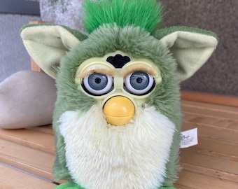 ファービーFurby 英語版　キウィグリーン ファービー キウィグリーン 日本語版 - メルカリ