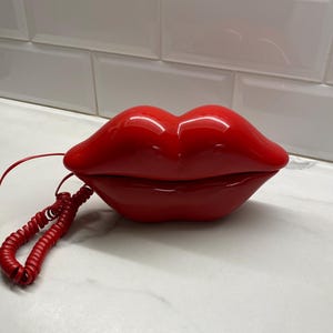 Vintage Red Lips Telephone 1990s WORKING, red pop art kitsch phone unusual home decor