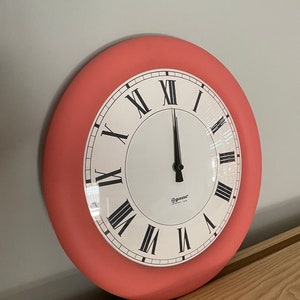 Guzzini Italy Wall Clock pink round new in box, Italian vintage working clock 1980s Tea Time line new old stock