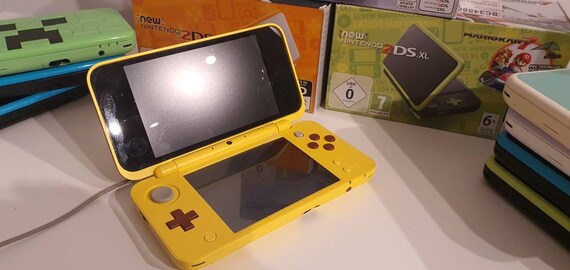 MODDED Nintendo Dsi XL Black Gray Edition. With 5000 Games. 