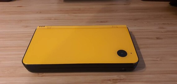 Nintendo DSi XL Console - Yellow - with Games and Charger