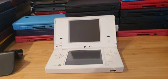 Nintendo DSi White Handheld with 3 FREE GAMES