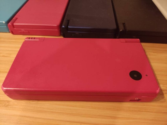 Nintendo DSi - Matte Red