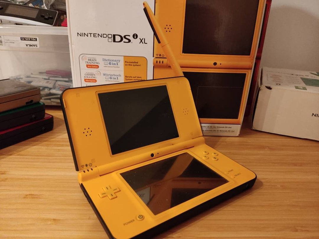 MODDED Nintendo Dsi XL Black Gray Edition. With 5000 Games. 