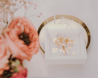 Modern square ring box with personalized acrylic disc | A special accessory for your wedding | Ring pillow | Laser engraving
