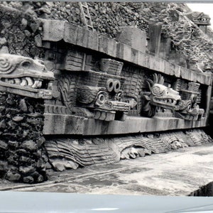 Świątynia Quetzalcoatla, Teotihuacán, Meksyk - Oryginalna pocztówka RPPC TJ7-MP