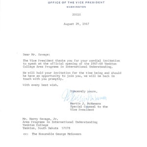Membrete oficial del vicepresidente firmado por Martin J. McNamara el 29 de agosto de 1967 TK1-P6