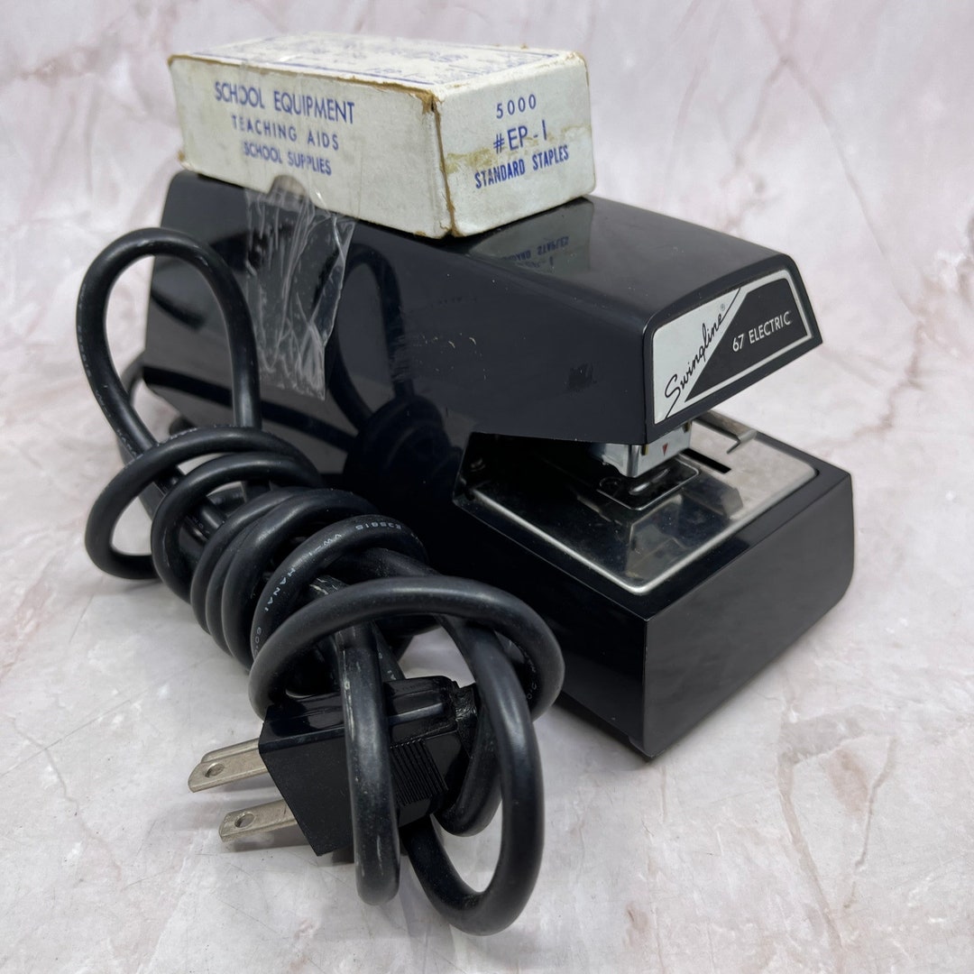Swingline Electric Stapler Model 67 Desktop Heavy Duty 20 Sheet Tested