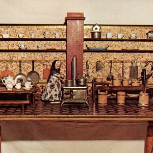 Casa delle bambole Homestead Iowa Amana Cucina Riproduzione cartolina originale PB7