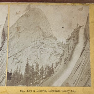 Cartão estéreo antigo Cap of Liberty Yosemite Valley CA TJ9-V2