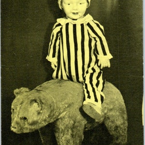 Bambola da clown francese in bisquit con orso imbottito in paglia Cartolina originale PB10