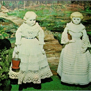 Bambole Parians dagli occhi di vetro Museo delle bambole Hobby City Anaheim Cartolina originale PB6