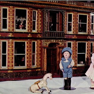 Hope Villa Doll House Schoenhut Cavallo e bambola calpestabile Cartolina originale PB8