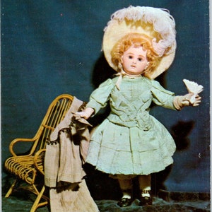 Lucille French Joint Doll Yesteryears Museum Sandwich MA Cartolina originale PB9