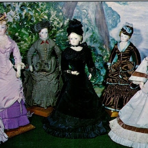 Gruppo di bambole alla moda francesi Casa delle bambole e museo di Gay Cartolina Maggie NC PB8