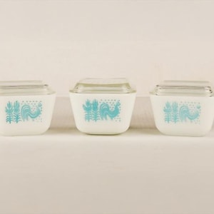 Vintage Pyrex Amish Butterprint Refrigerator Set – 3-Piece 501 & 502, Retro 1970s Kitchen Glassware
