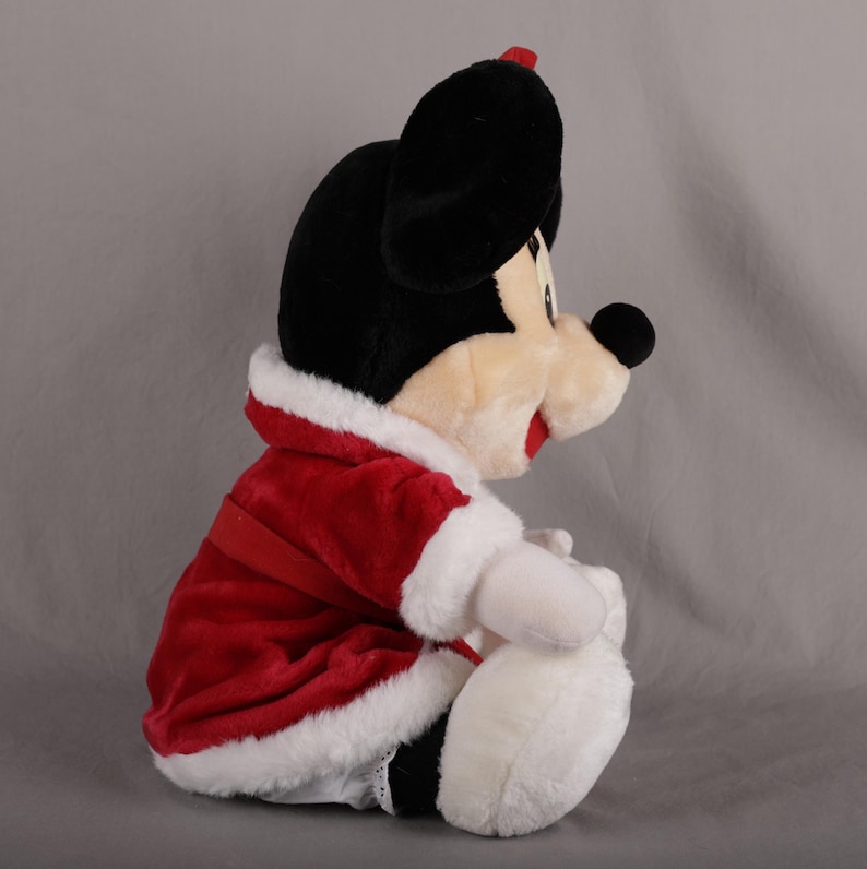 Vintage Disney Parks Minnie Mouse Mrs. Claus Plush | 1990s Mouseketoys 19" Holiday Christmas Plushie, Disneyana Collectible immagine 3