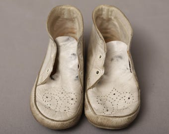Trimfoot Baby Deer White Crawler Shoes #4430 — Vintage Size 3N Infant Shoes with Original Box