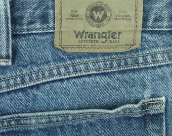 Vintage Wrangler Blue Denim Jeans – Men’s Classic Fit Straight Leg Workwear  40 x 30