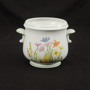 Vintage Mann China Day Lily Dish – 1974 Japan Floral Vessel, Mid-Century Decor Accent