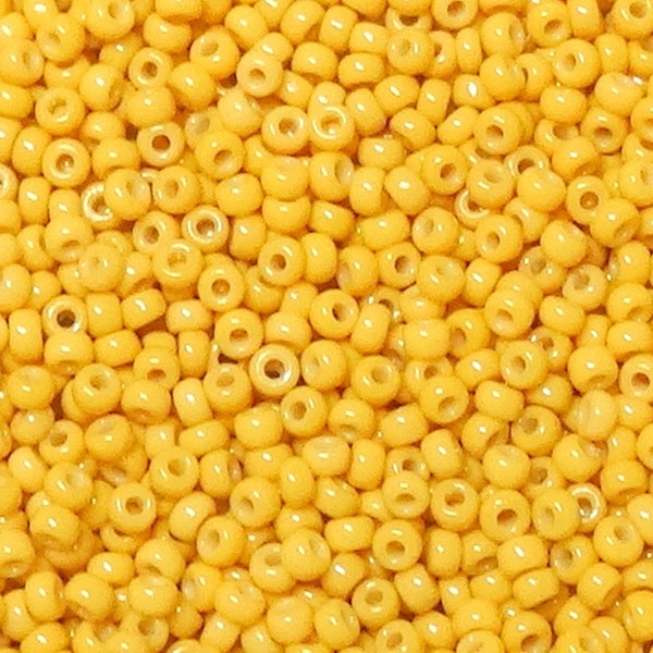 8/0 Miyuki Opaque Banana Round Seed Beads-Duracoat # 4452-Options of 10-25-50 grams- Approx 38 beads per gram-Yellow glass beads-(#68)