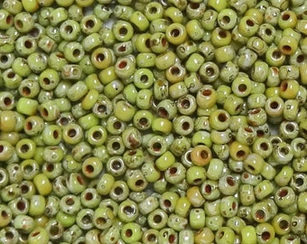 8/0 Chartreuse Picasso Seed Beads-Miyuki Round Seed Beads-Size 8/0-Miyuki # 4515-Japanese glass beads-10-25-50 grams-(#70)