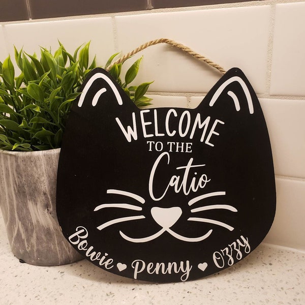 Panneau Bienvenue sur le bois de Catio, Panneau de tête de chat, Panneau de maison de chat, Panneau de caverne de chat en bois, Accessoires Catio, Cadeau sur le thème de chat, Panneau de nom de chat personnalisé