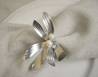 Brushed Silver Pearl Mistletoe Botanical Napkin Ring, Table Decor, Table Decorations, Wedding Napkin Rings, Dinner Party Decor,Napkin Holder