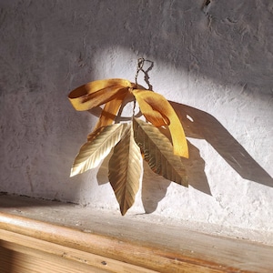 Atrapasol de hoja de laurel de latón, atrapasol de metal, atrapasol de ventana, atrapasol de hoja, móvil de latón, móvil de metal, adorno de hoja de laurel, móvil