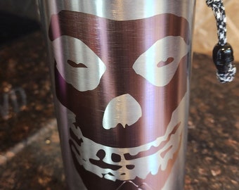 Botella de agua fantasma carmesí