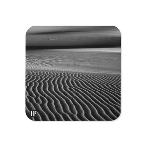 Zestaw podstawek B/W Sand Dune Photography Wodoodporne akcesoria do wózków barowych Napoje i przybory barmańskie Wystrój domu Zdjęcie z Parku Narodowego Prezent na parapetówkę