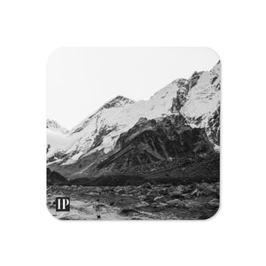 Zestaw podstawek korkowych Everest Base Camp Wodoodporne akcesoria do wózków barowych Napoje i przybory barmańskie Wystrój domu Czarno-białe Himalaje Zdjęcie Nepal Pamiątka