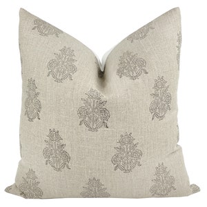 HOLLY | Floral Linen Pillow Cover, Neutral Pillow, Farmhouse Pillow, Floral Pillow, Flower Pillow, Modern Farmhouse Pillow, Rustic Pillow