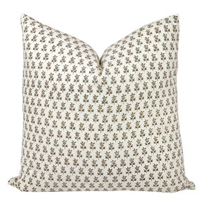 GLORIA | Designer Mocha Olive Floral Linen Pillow Cover, Block Print Pillow, Small Floral Print, Light Brown Floral Pillow, Spring Pillow bild 1