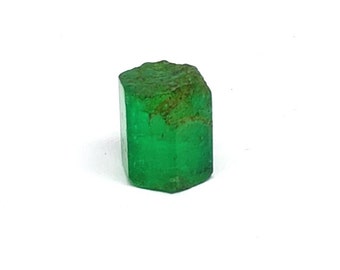 Rare found Vintage Emerald 7.95 CT Emerald Rough Stone Natural Zambian Emerald Natural Emerald Gemstone Emerald Jewelry Stone 10x8 mm