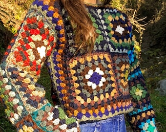 Granny Squares Sweater - Crochet Pattern | granny square pullover, blouse, scrap yarn project.