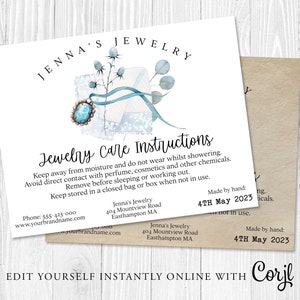 Puede incluir: Una tarjeta blanca con ilustraciones de acuarela azul y texto que dice "Jenna's Jewelry" e "Instrucciones de cuidado de la joyer&iacute;a". El texto incluye instrucciones para el cuidado de la joyer&iacute;a, como mantenerla alejada de la humedad y el perfume. La tarjeta tambi&eacute;n incluye informaci&oacute;n de contacto para Jenna's Jewelry, incluyendo un n&uacute;mero de tel&eacute;fono y una direcci&oacute;n de sitio web. La tarjeta est&aacute; hecha a mano y la fecha es el 4 de mayo de 2023.