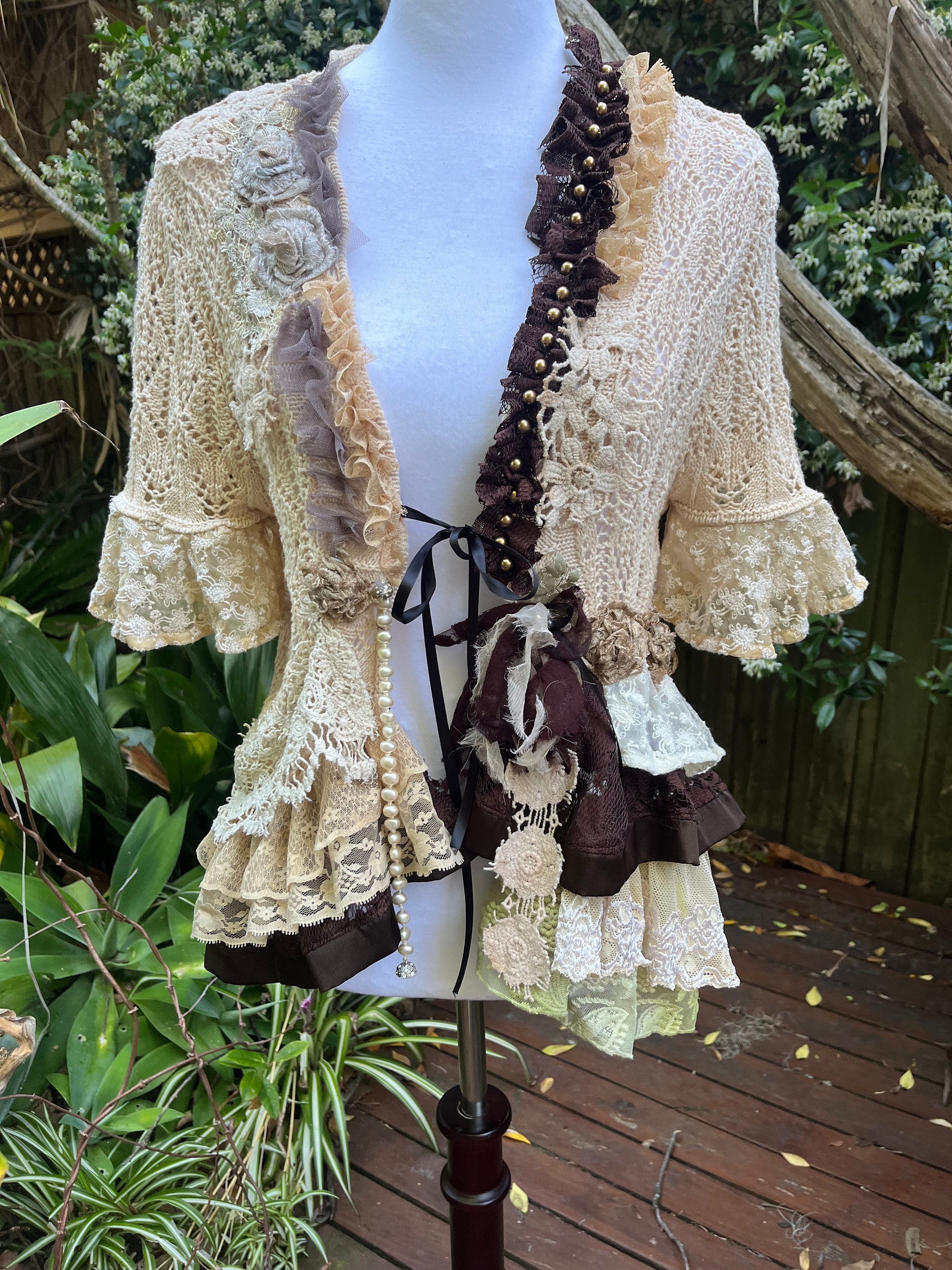 Chicbeautyy Bohemian-Inspired Beige Crochet Top with V-Neck
