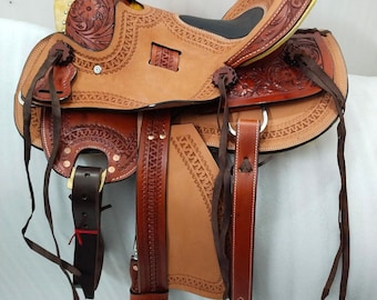 Handcrafted Leather Wade Tree Western Saddle with Tack Set For Horse.