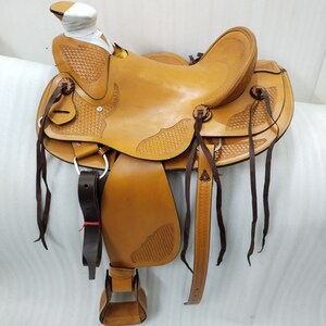 Western Natural Leather Hand Carved Roper Ranch Saddle Horse Tack Set .