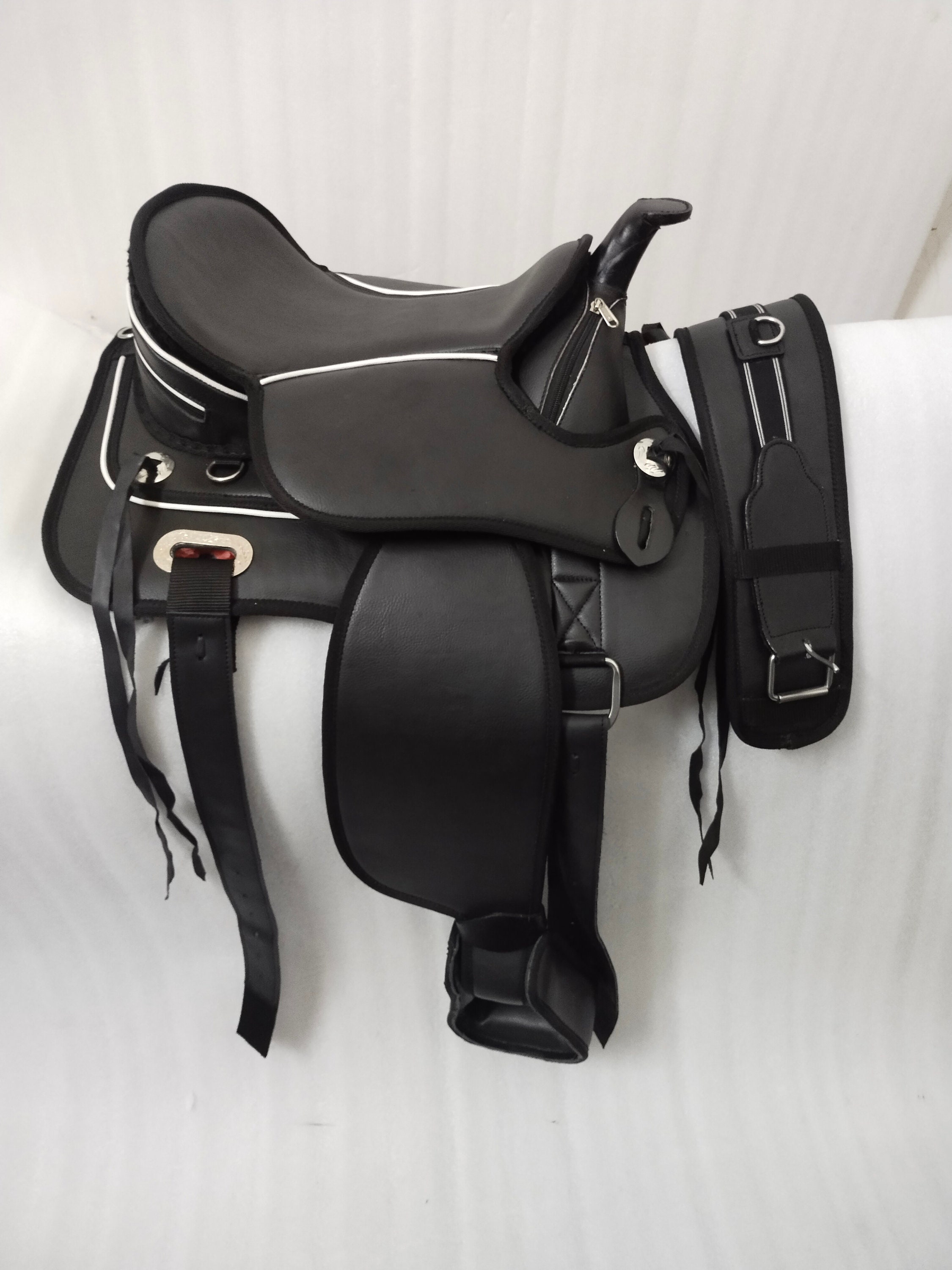 All Purpose-Treeless western Synthetic Saddle Horse Saddle All Size For Horse.