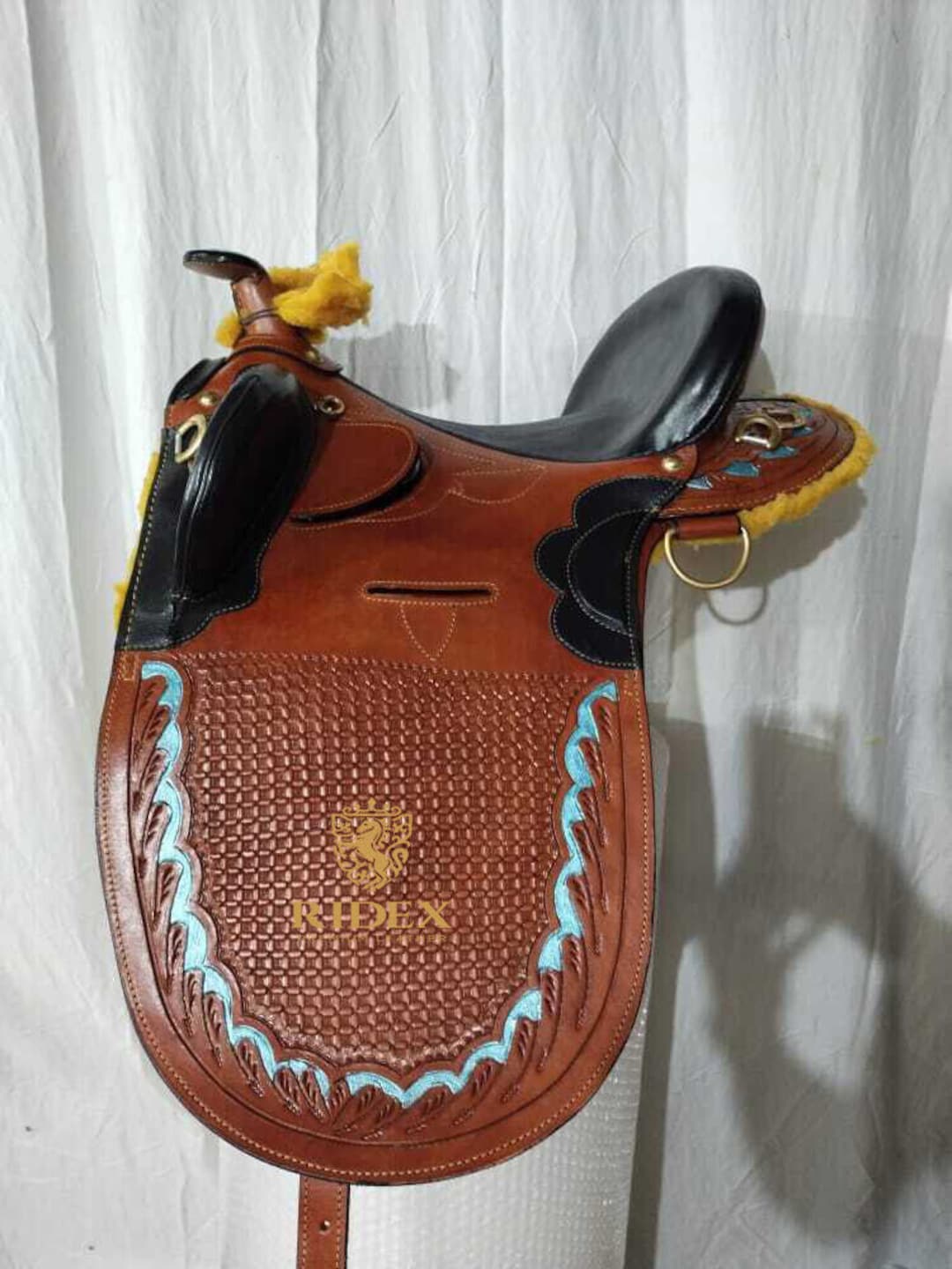 Une Selle à Cheval De Cow-boy Illustration à Colorier | Vecteur Premium