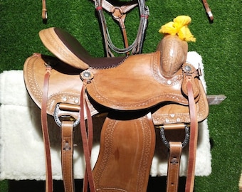 Hand Carved Leather Western Saddle: Trail Riding Saddle With Set For Horse.