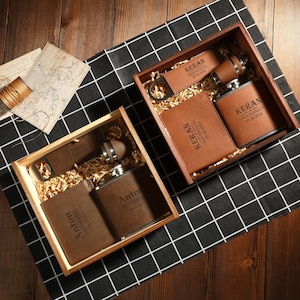 Personalisierte Trauzeugen Geschenke, Flachmann Geschenk-Set, Flaschenöffner und Flachmann in Box, Groomsman Geschenk-Box, Geschenk für Papa
