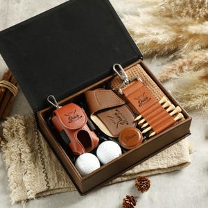 Gepersonaliseerde golfgeschenkdoos, golfgeschenkset, golfbaltaslabel, set gazongereedschappen, cadeau voor golfers, cadeau voor mannen
