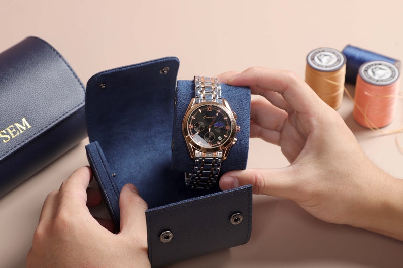 Personalisierte Leder-Uhrenbox, Uhren-Vitrine, Leder-Uhrenrolle für 3 Uhren, Geschenk für Ihn, Reise-Uhrenetui, Geschenke für den Trauzeugen Bild 4