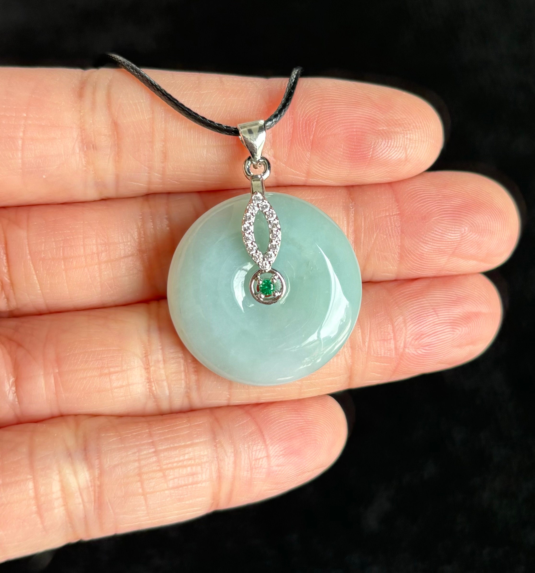 ライトブルードーナツジェダイト翡翠ペンダント、100%未処理認定本物