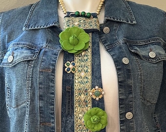Collar llamativo de corbata de junk para mujer - Denim Green Diva