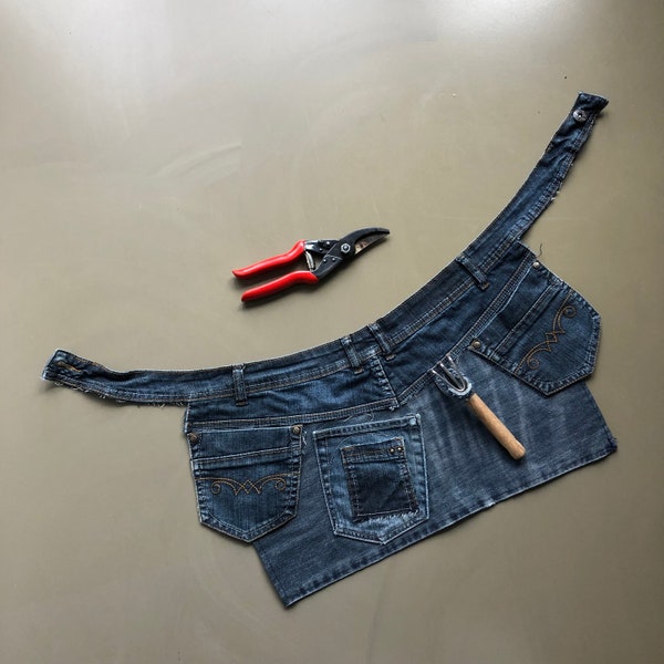 Recycled Jeans Schürze - Blaue Garten Schürze - Handgemachte Blue Jeans Schürze - Upcycled Blaue Künstler Schürze - Schürze mit Taschen - Denim Liebhaber Geschenk