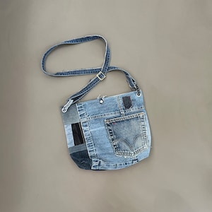 Bolso bandolera de mezclilla azul reciclado, Bolso de hombro de mezclilla de patchwork, Monedero de mezclilla reciclada, Bolso ecológico azul para todos los días